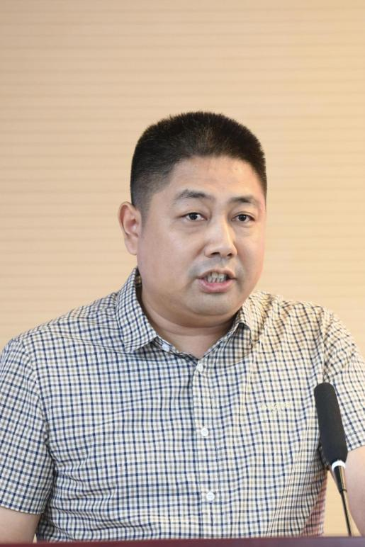 （中国通信工业协会互联网影视传媒管理办公室常务副主任、best365中国官方网站员工企业家联盟副秘书长 卢建军）